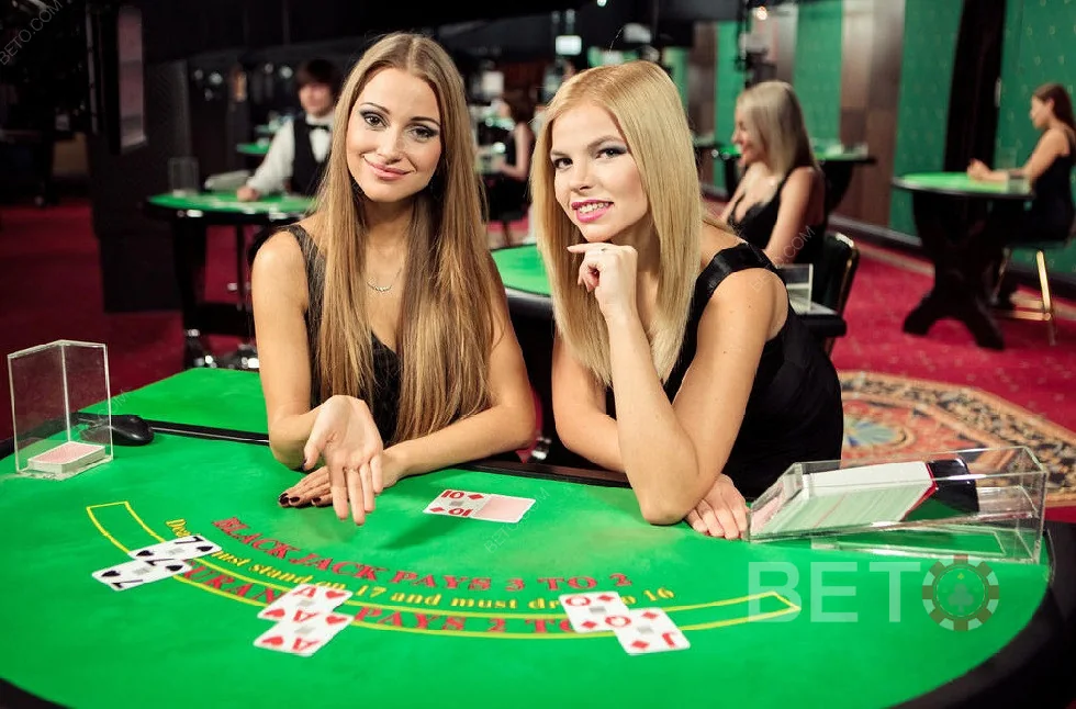 Tampilan meja kasino live dengan dealer untuk 888IDR